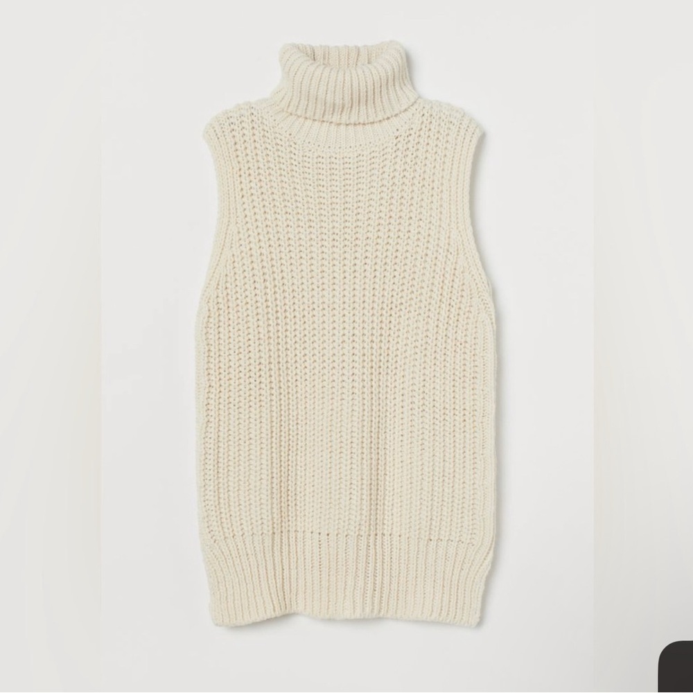 H&M Cream Chunky Knit Turtleneck Sweater Vest Sleeveless Cozy Layering Piece SzS